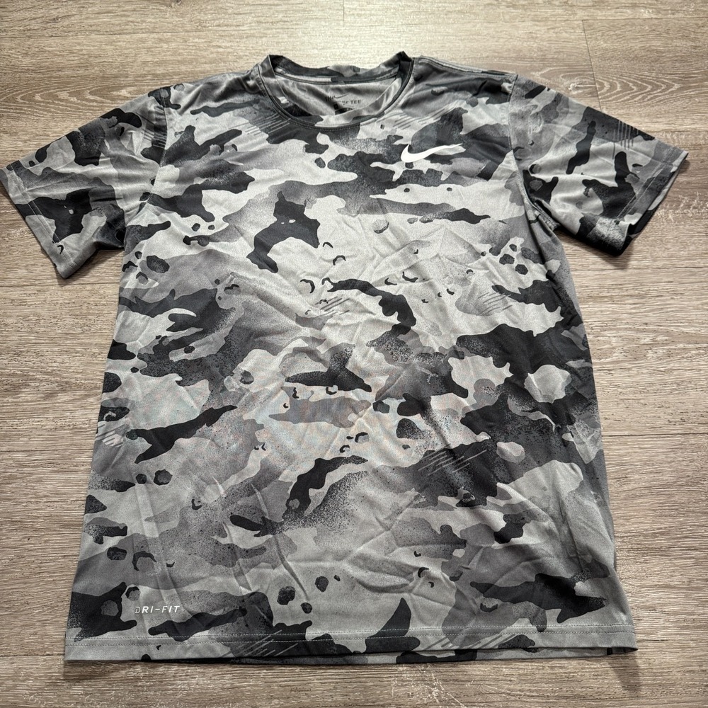 Nike Shirt Mens Medium Gray Camo Dri-FIT Short Sleeve Athletic Tee Adult Running